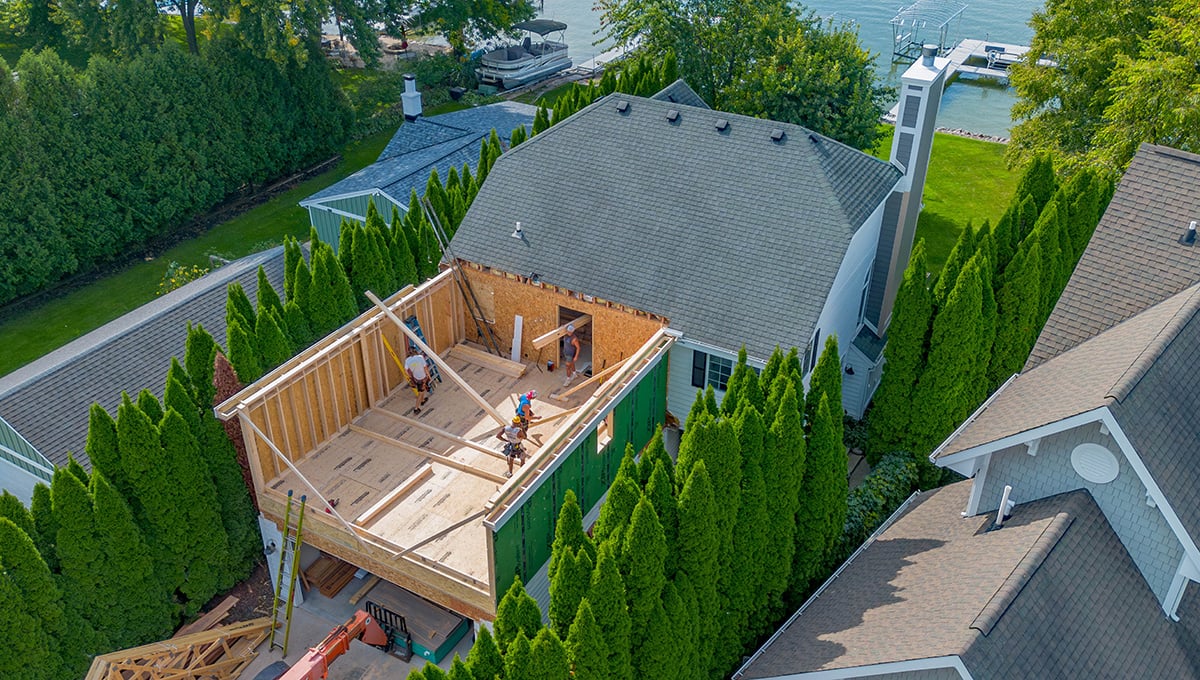 custom-home-addition-lac-la-belle-1